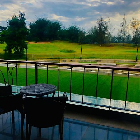 Clover Greens Golf Course And Resort Sarjāpur Exterior foto