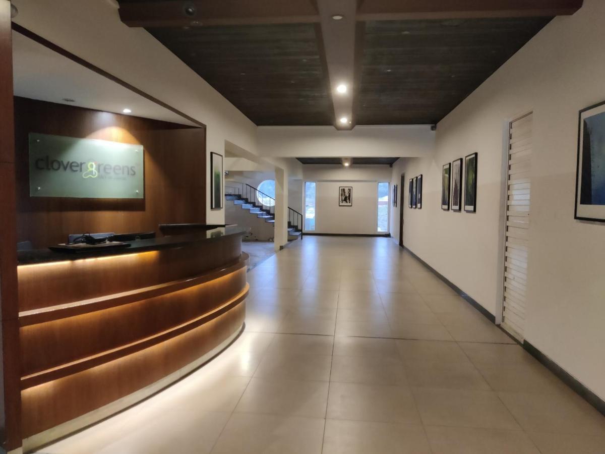 Clover Greens Golf Course And Resort Sarjāpur Exterior foto