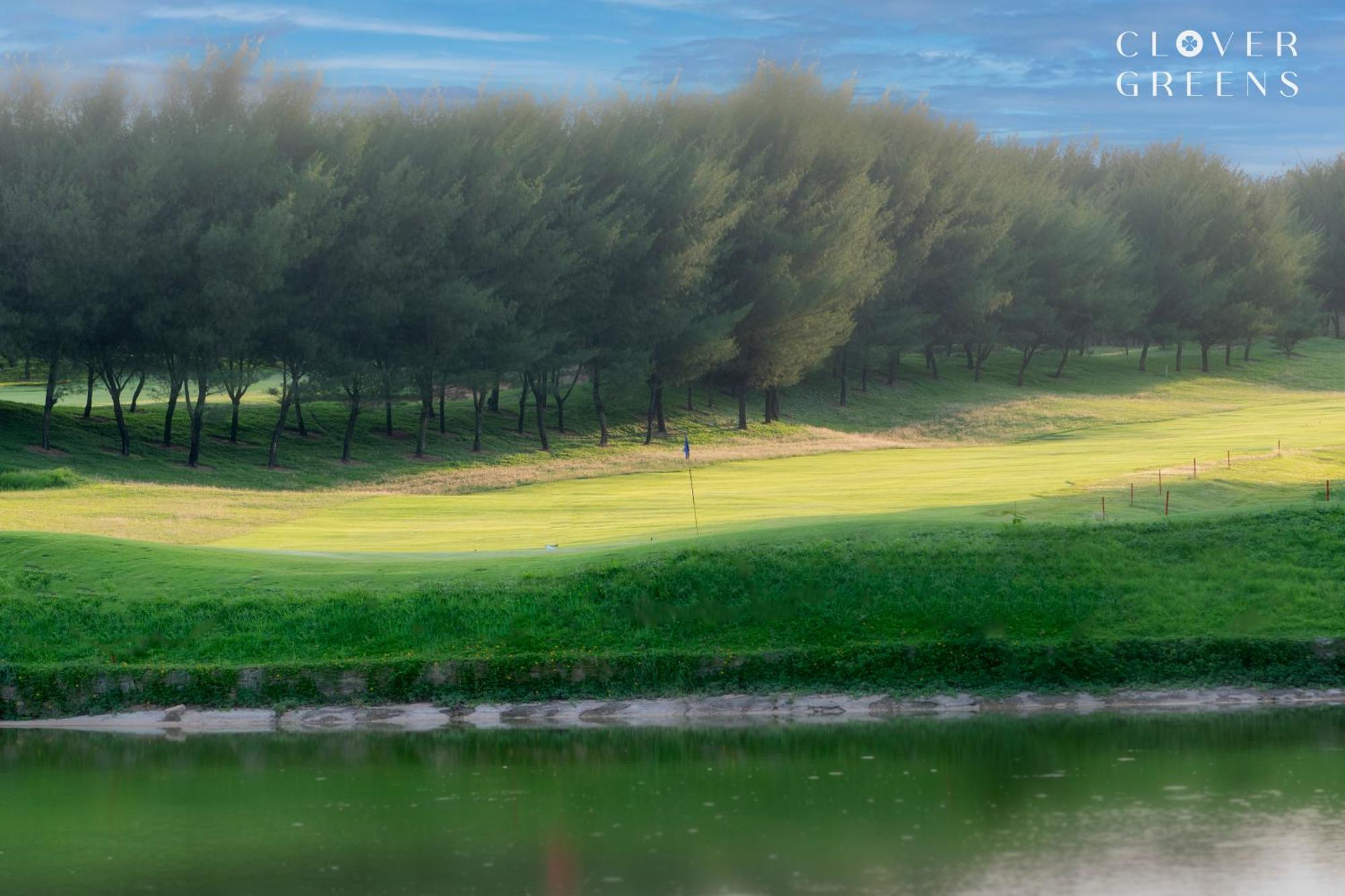 Clover Greens Golf Course And Resort Sarjāpur Exterior foto