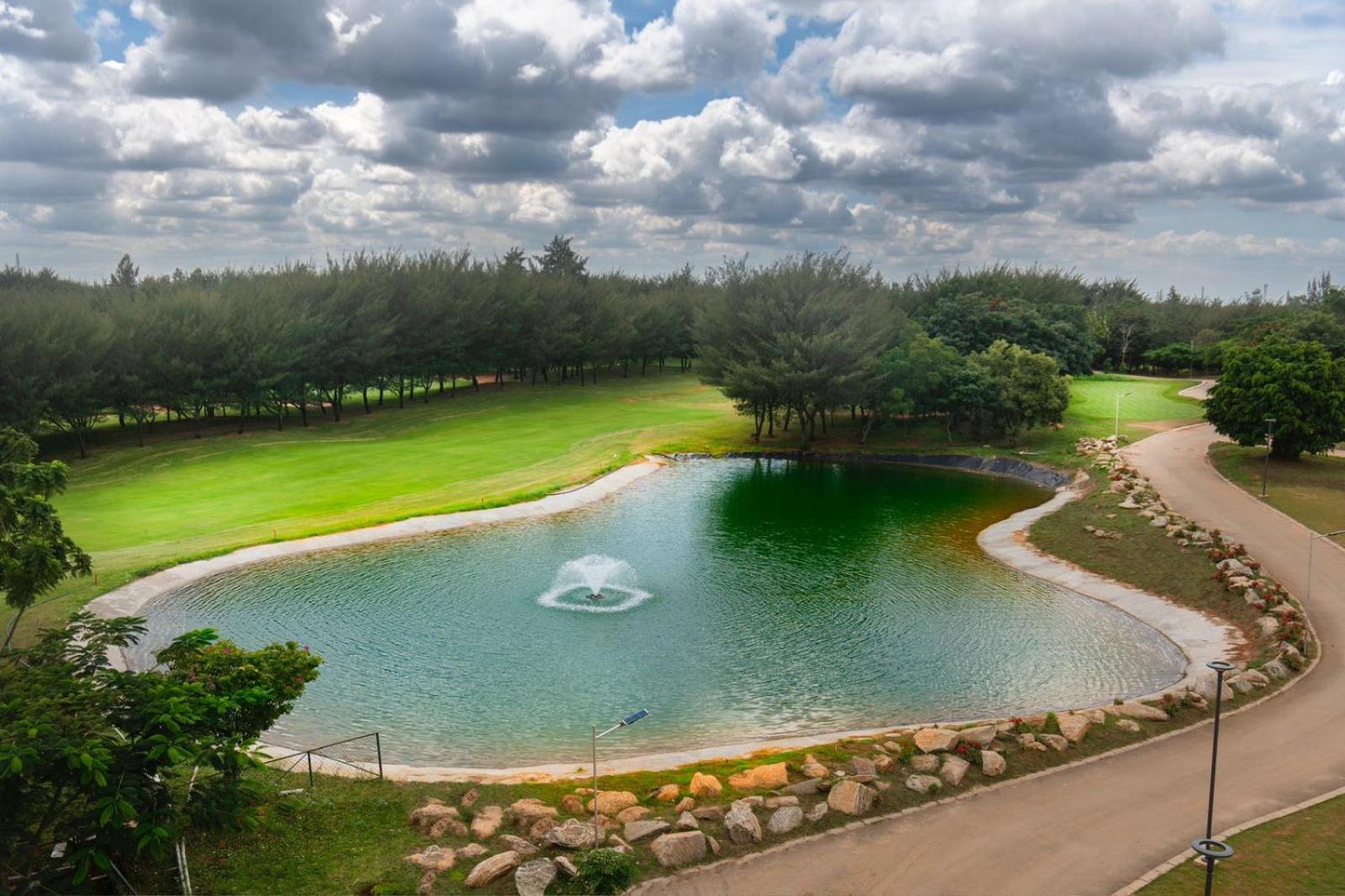 Clover Greens Golf Course And Resort Sarjāpur Exterior foto